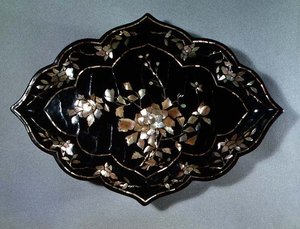 Plateau lobé avec motif floral - Korean School